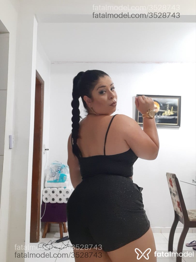 Acompanhante mulher morena (o) de olhos pretos - Naty Bê