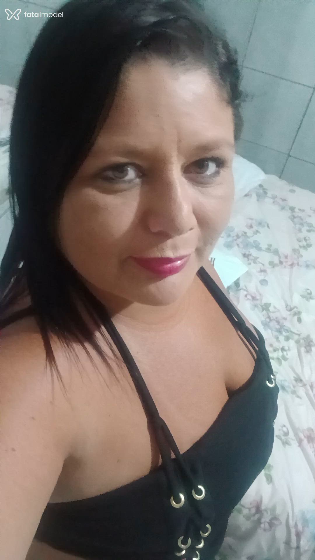 Acompanhante mulher morena (o) de olhos castanhos - Preliminarquente