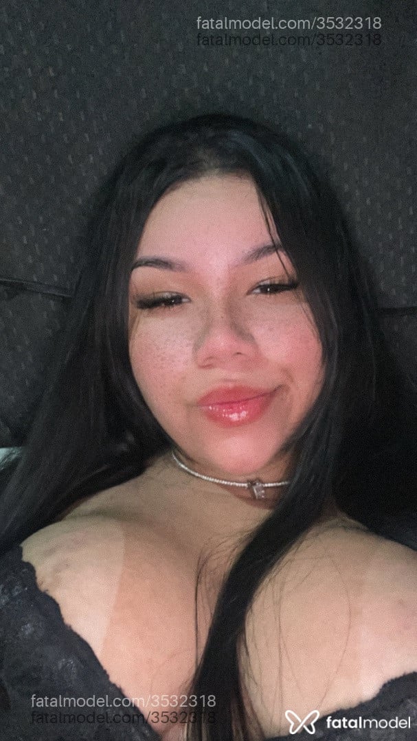 Acompanhante mulher morena (o) de olhos castanhos - Sther Fanny