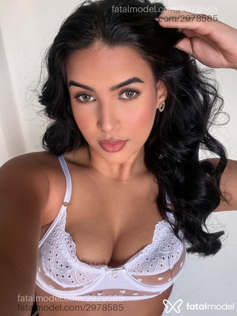 Acompanhante mulher morena (o) de olhos verdes - Ana Lis