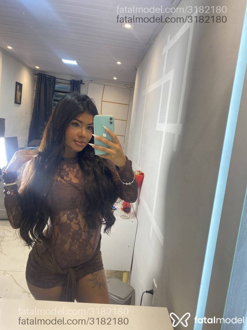 Acompanhante mulher morena (o) de olhos pretos - Luany