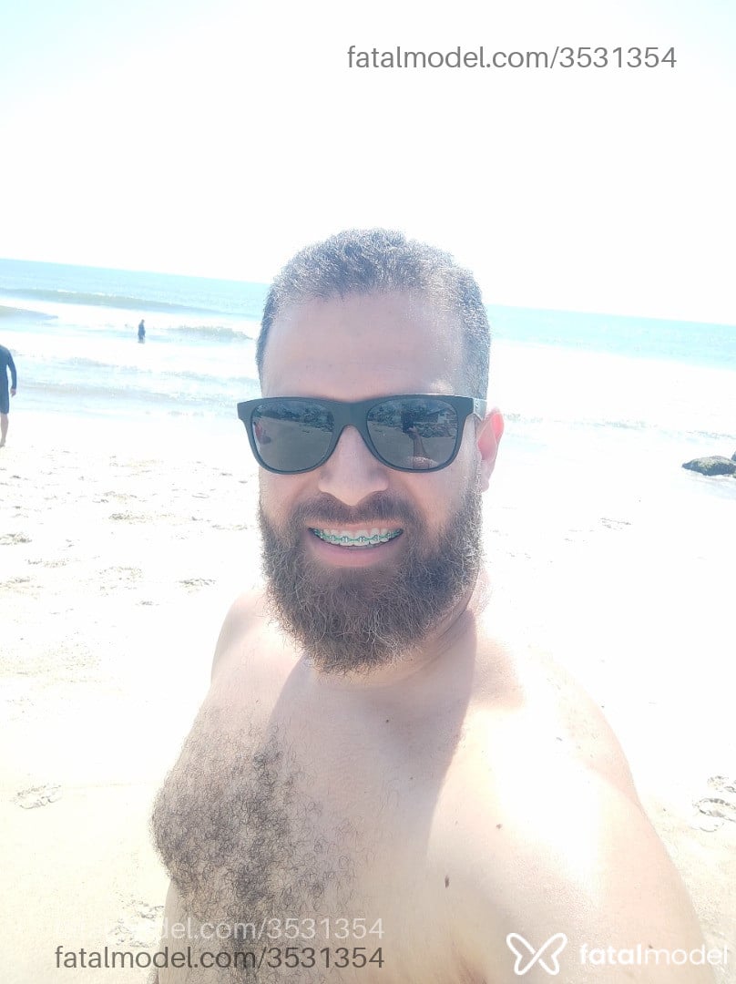 Acompanhante homem com cabelo castanho de olhos castanhos - Rafael