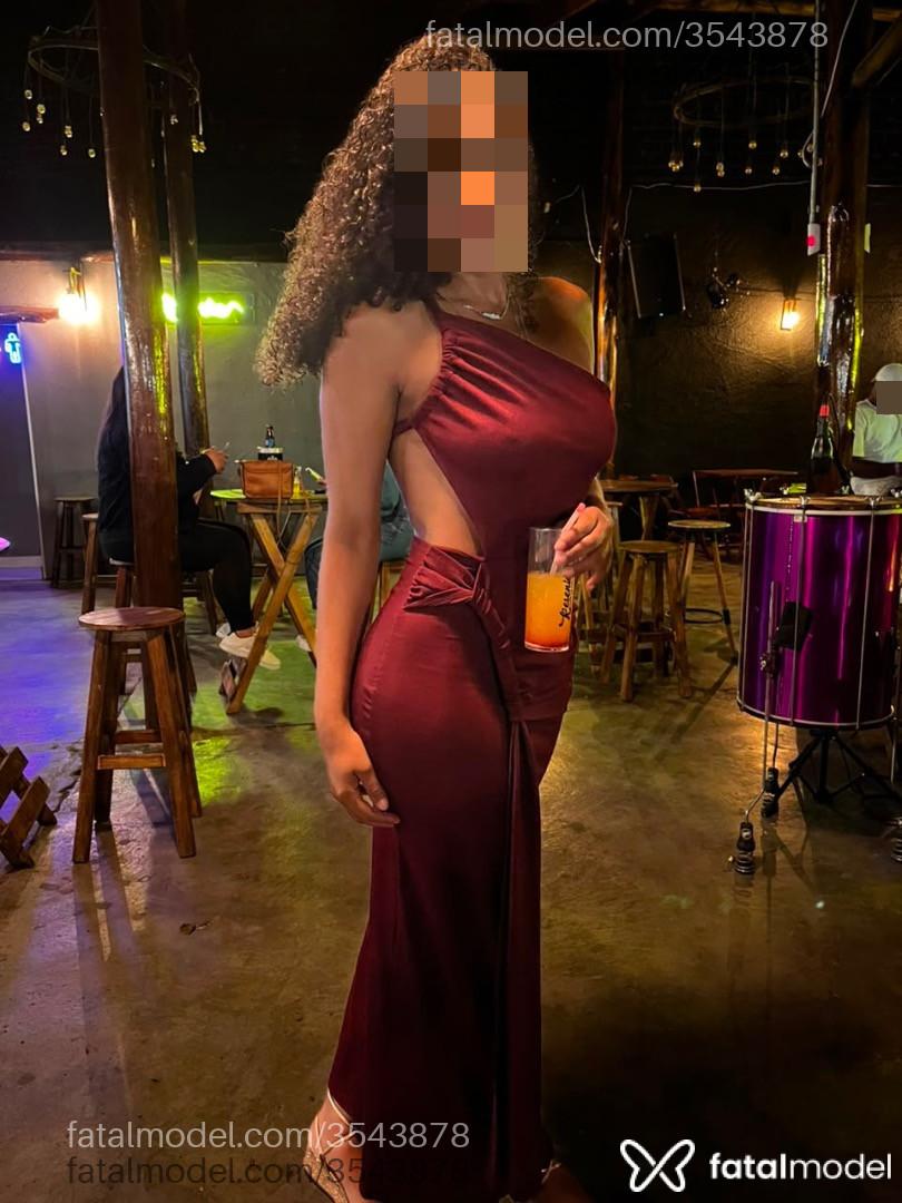 Acompanhante mulher com cabelo castanho de olhos castanhos - Cacheadaaa