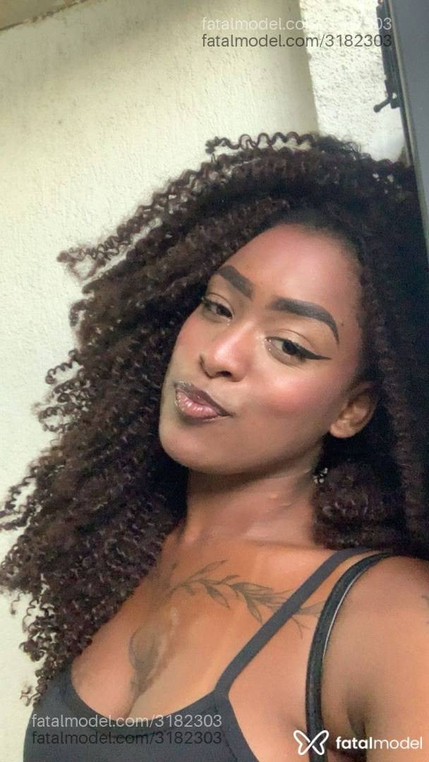 Acompanhante mulher morena (o) de olhos castanhos - Cacau