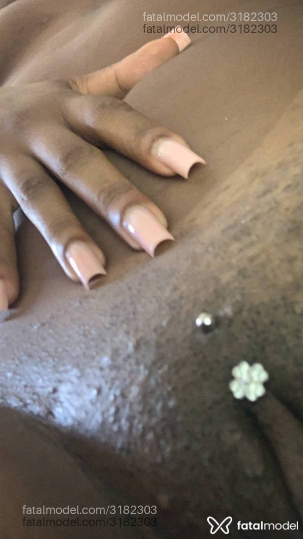 Acompanhante mulher morena (o) de olhos castanhos - Cacau