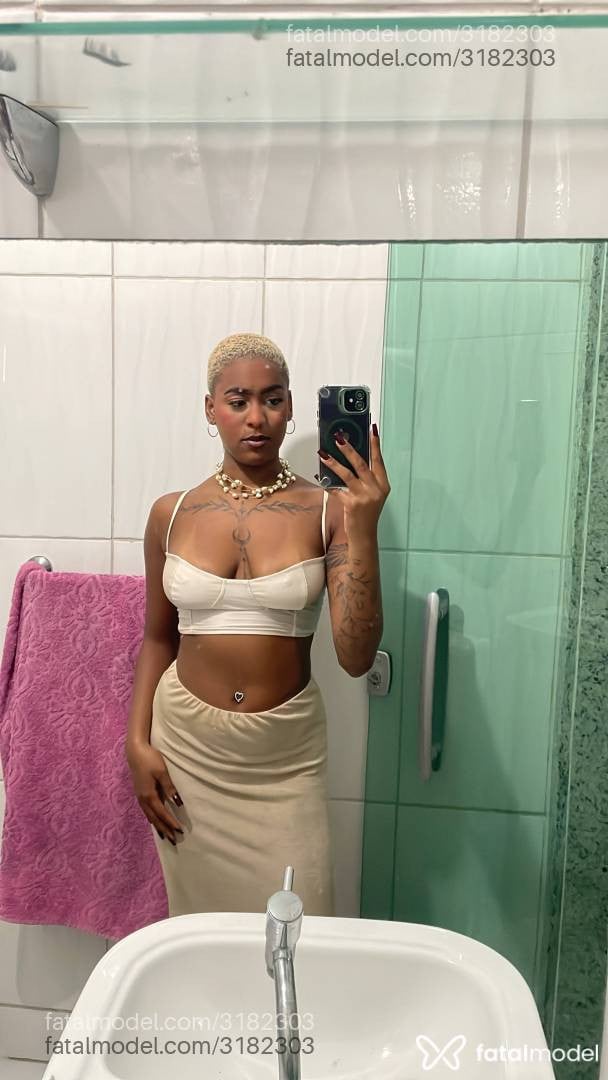 Acompanhante mulher morena (o) de olhos castanhos - Cacau