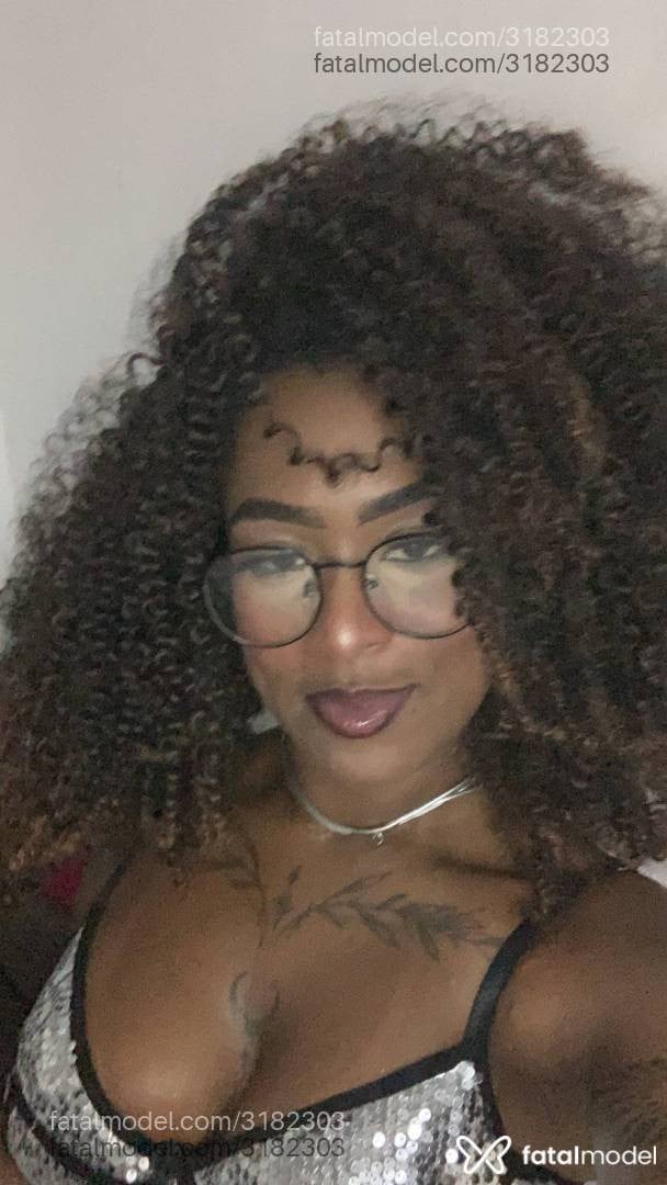 Acompanhante mulher morena (o) de olhos castanhos - Cacau