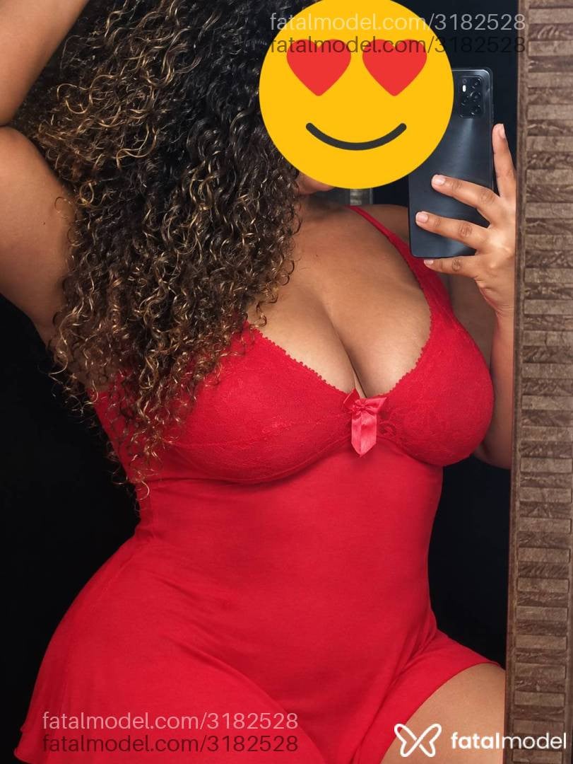 Acompanhante mulher morena (o) de olhos pretos - Diva Absoluta