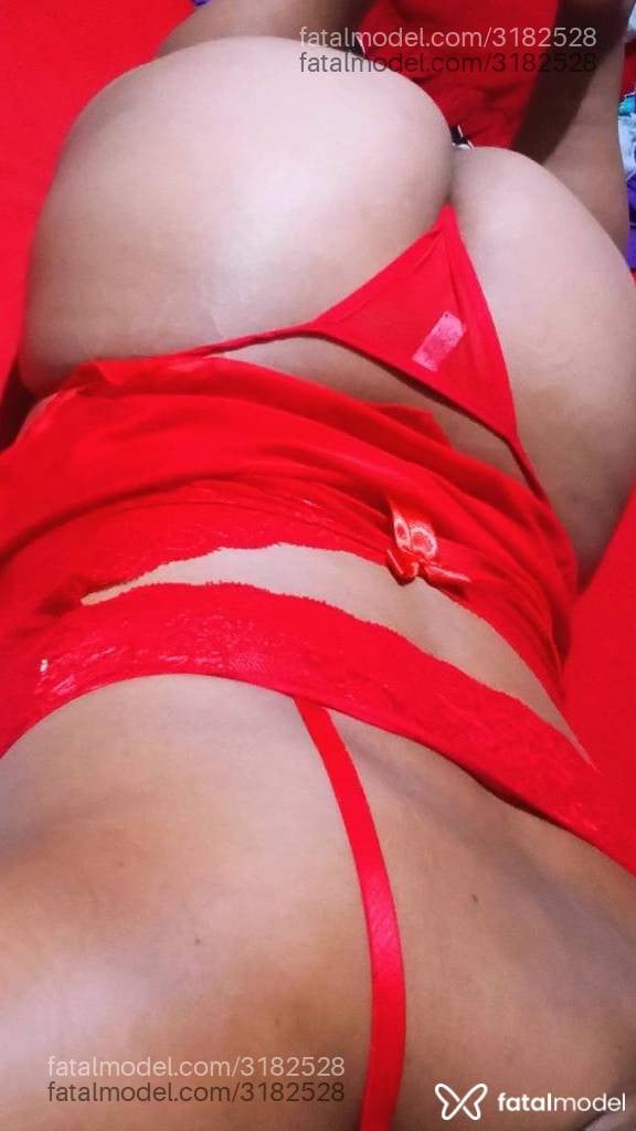 Acompanhante mulher morena (o) de olhos pretos - Diva Absoluta