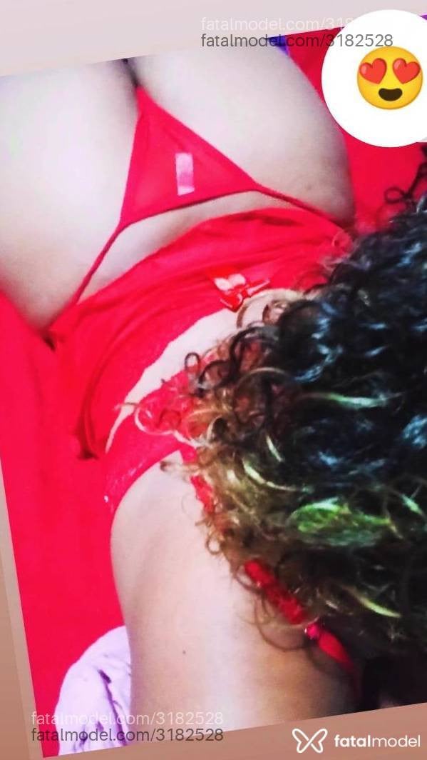 Acompanhante mulher morena (o) de olhos pretos - Diva Absoluta