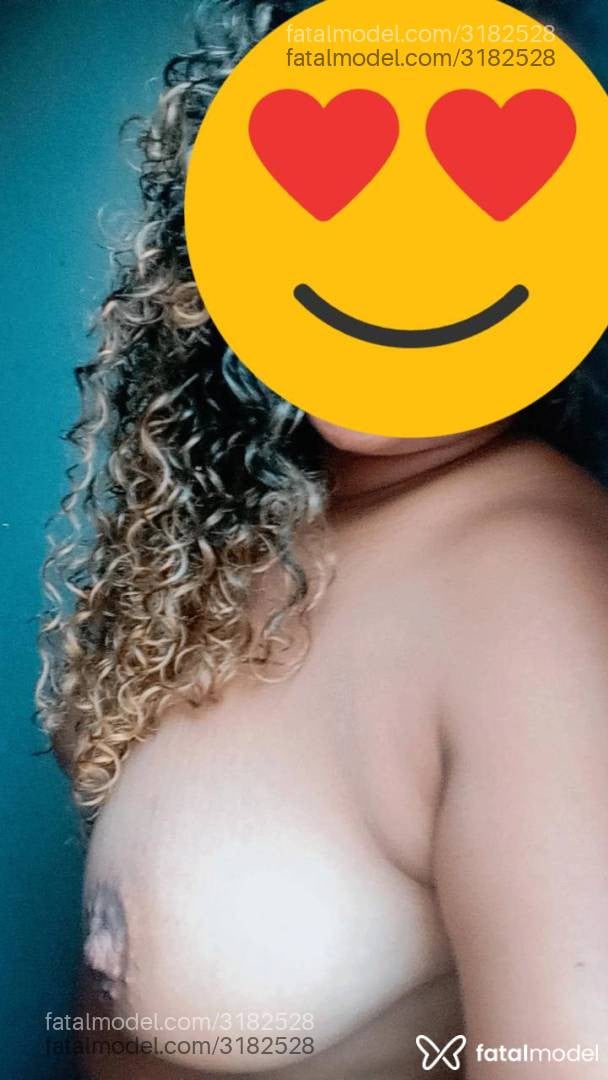 Acompanhante mulher morena (o) de olhos pretos - Diva Absoluta