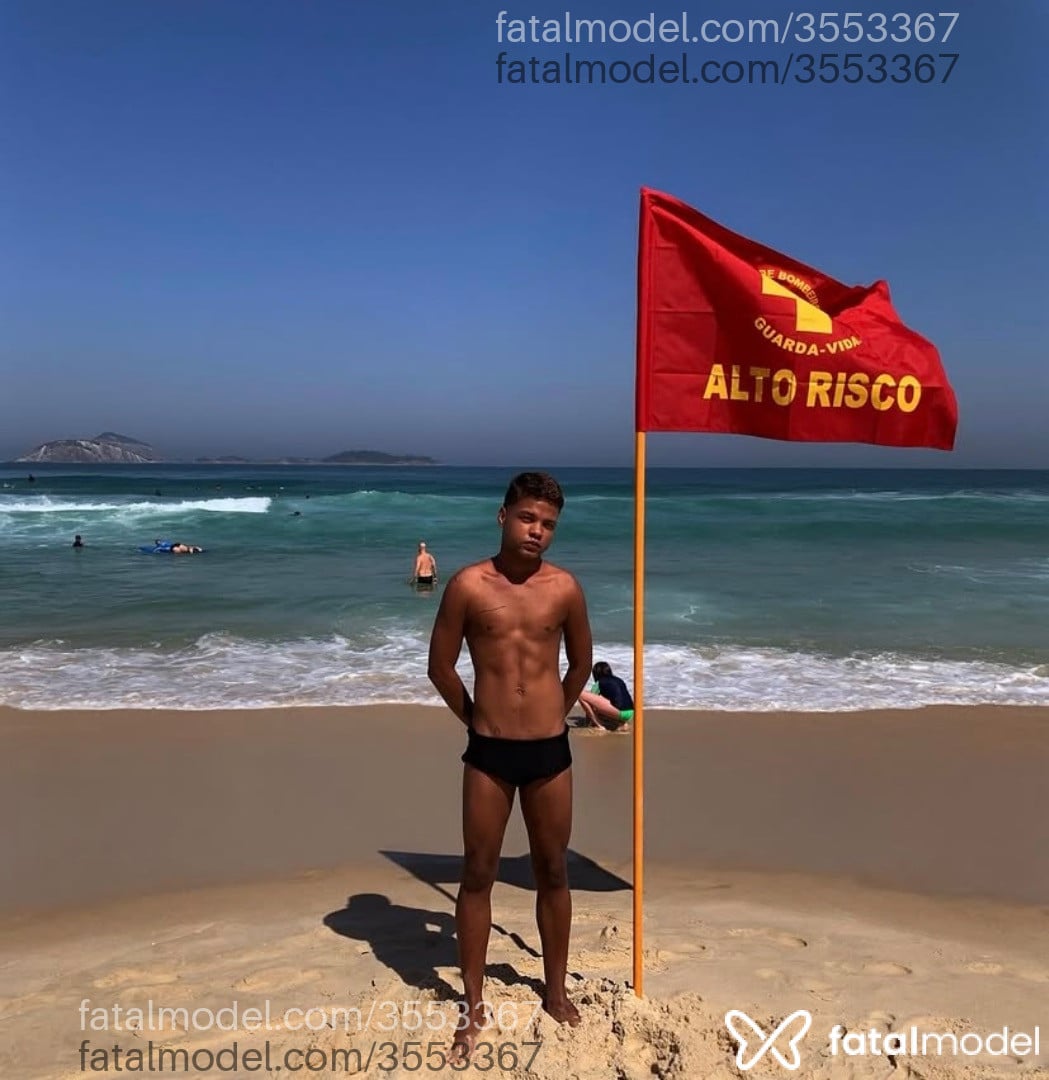 Acompanhante homem com cabelo castanho de olhos verdes - Apollo Junior