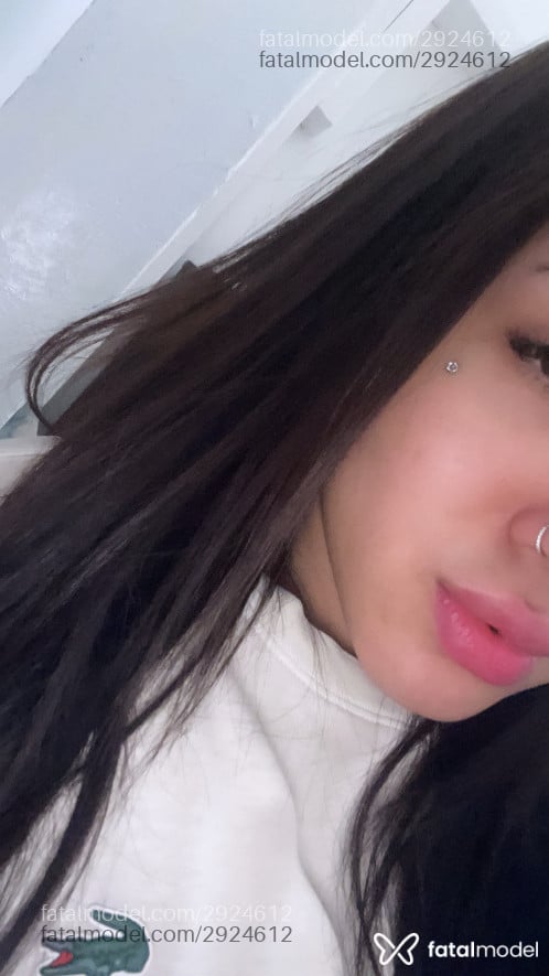 Acompanhante mulher trans morena (o) de olhos castanhos - Pollyana Lopes