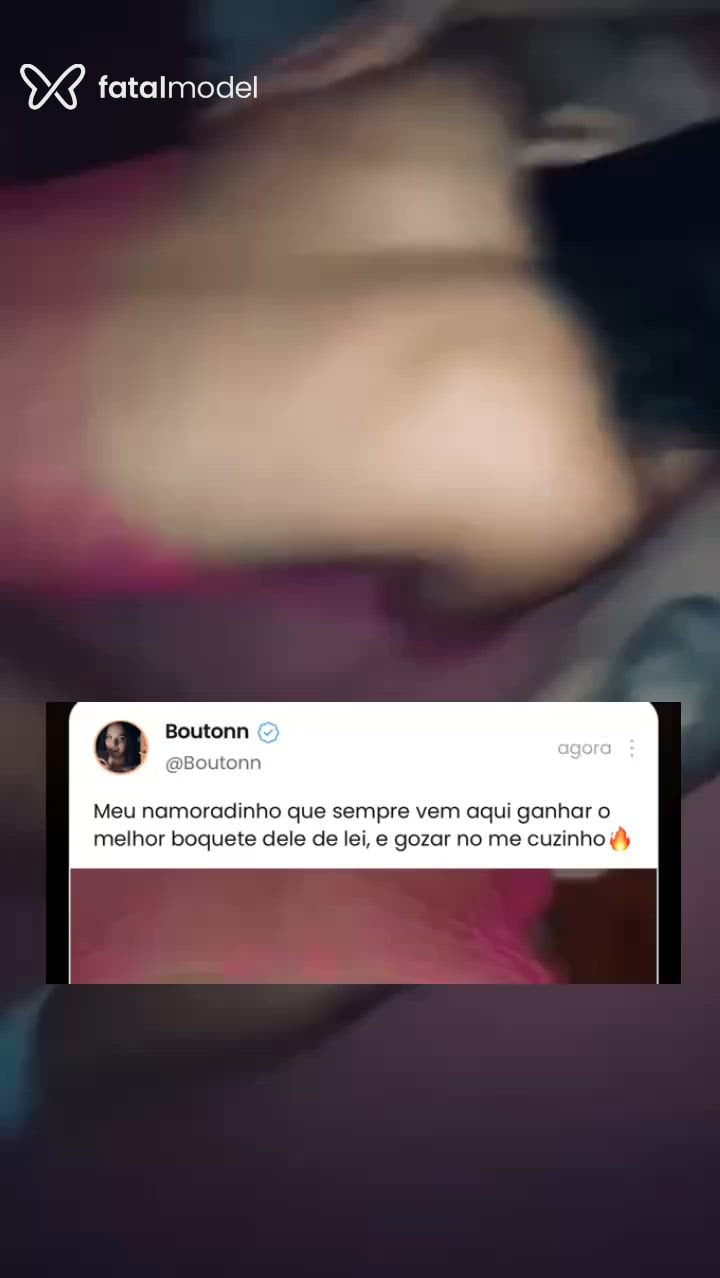 Acompanhante não-binário morena (o) de olhos pretos - Boutonn
