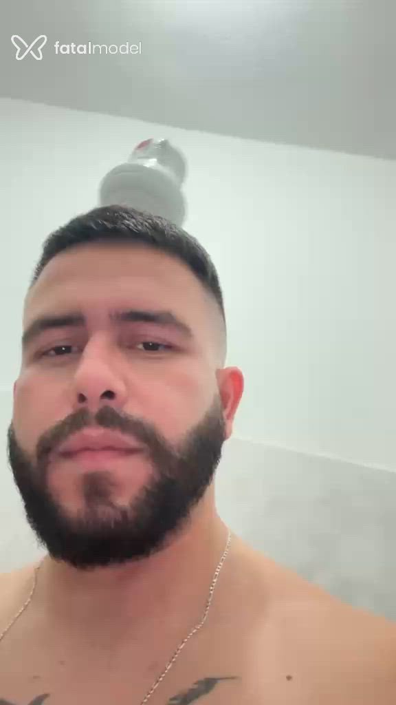 Acompanhante homem com cabelo castanho de olhos castanhos - Kaique Acompanhante homem com cabelo castanho de olhos castanhos - Kaique