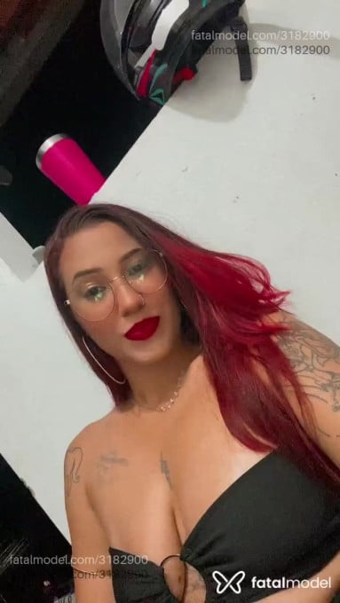 Acompanhante mulher ruiva (o) de olhos castanhos em Virtual Acompanhante mulher ruiva (o) de olhos castanhos em Virtual - Jade Alencar