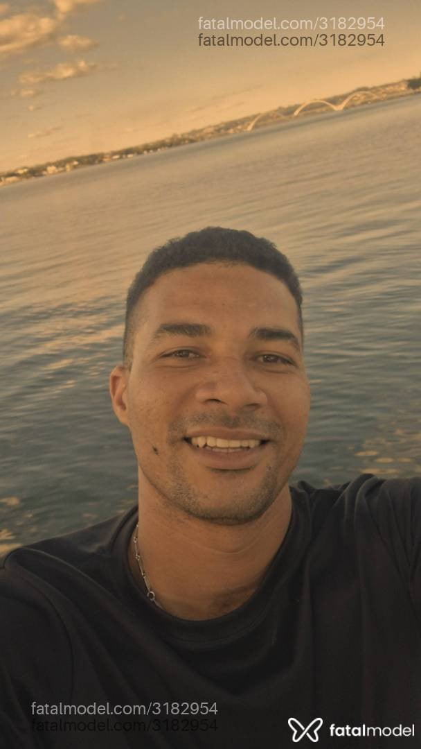 Acompanhante homem morena (o) de olhos castanhos em Brasília - Vitor prime