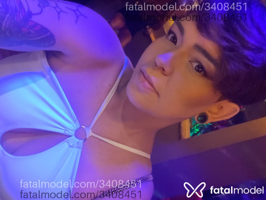 Acompanhante mulher morena (o) de olhos castanhos - Amanda