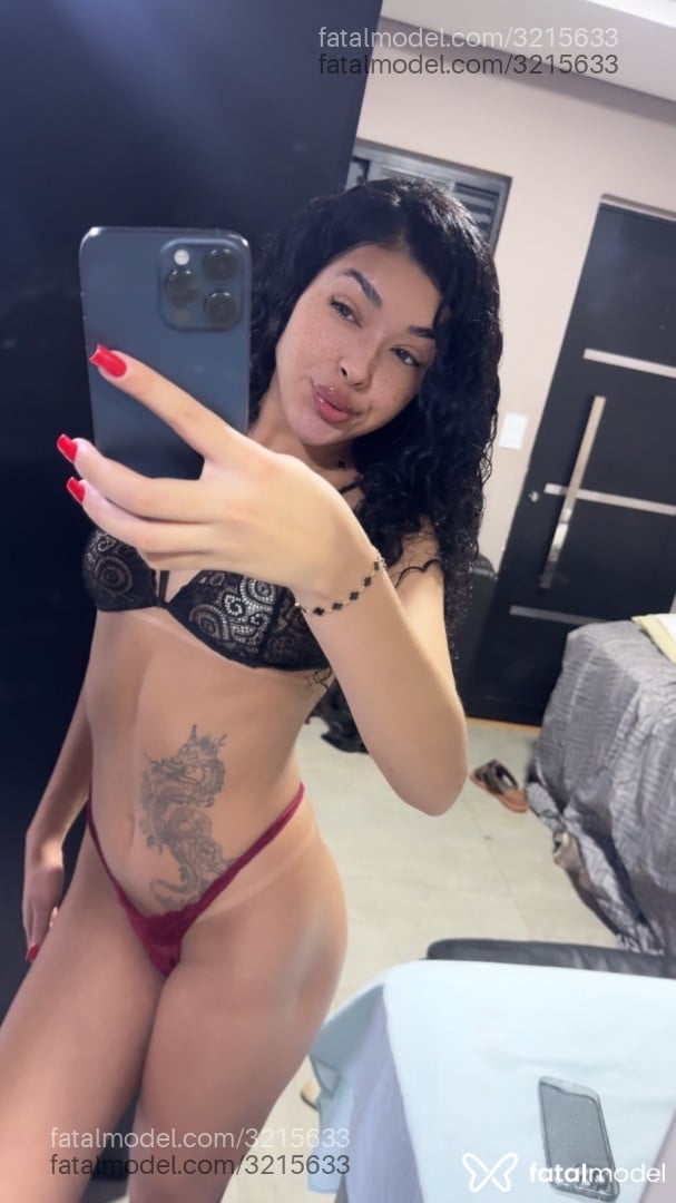 Acompanhante mulher morena (o) de olhos castanhos - Mariana