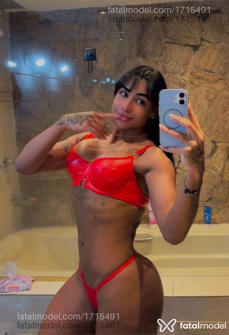 Acompanhante mulher com cabelo castanho de olhos castanhos - Angell