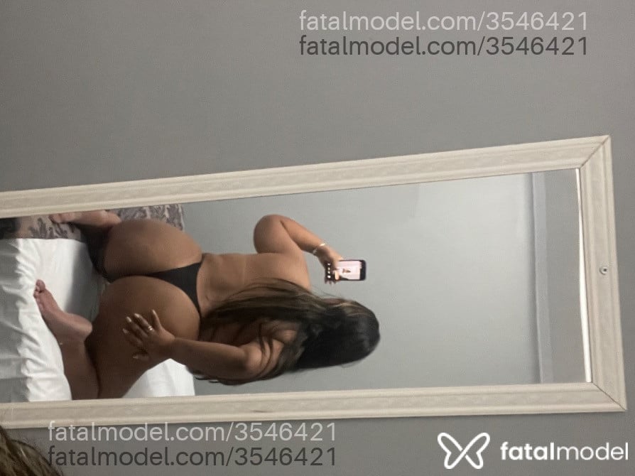 Acompanhante mulher morena (o) de olhos pretos - Yasmim
