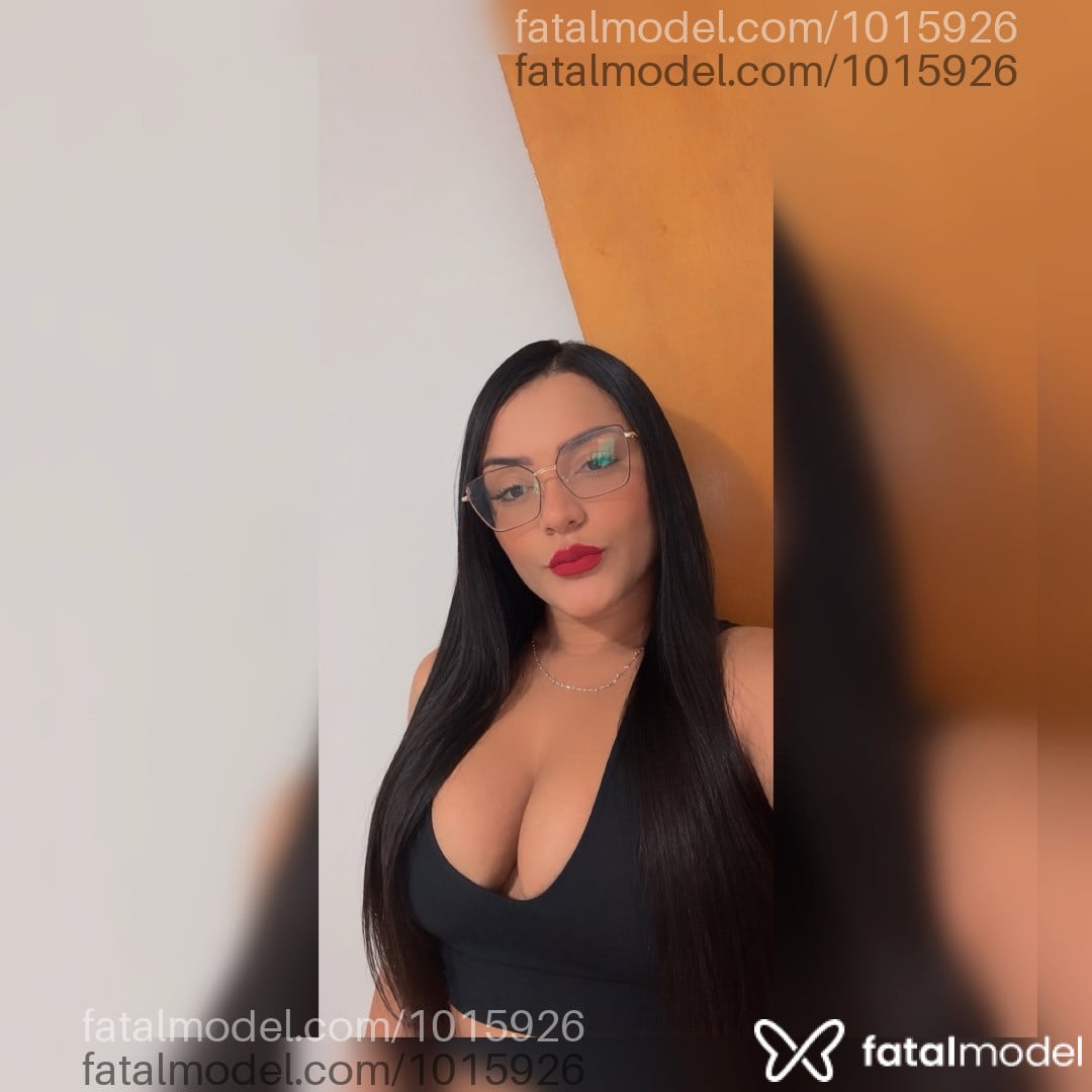 Acompanhante mulher com cabelo castanho de olhos castanhos - Dalila