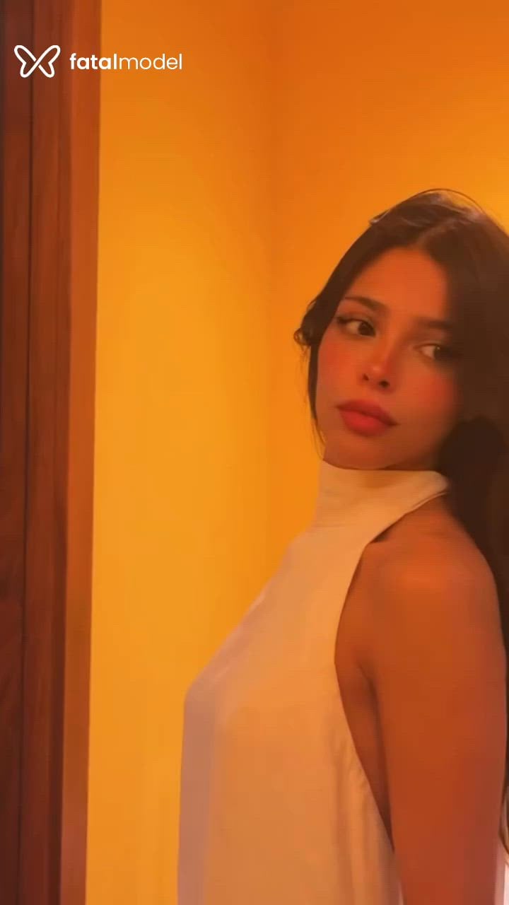 Acompanhante mulher morena (o) de olhos castanhos - Victória