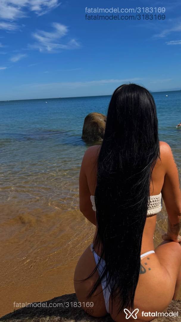 Acompanhante mulher morena (o) de olhos verdes - Lorena