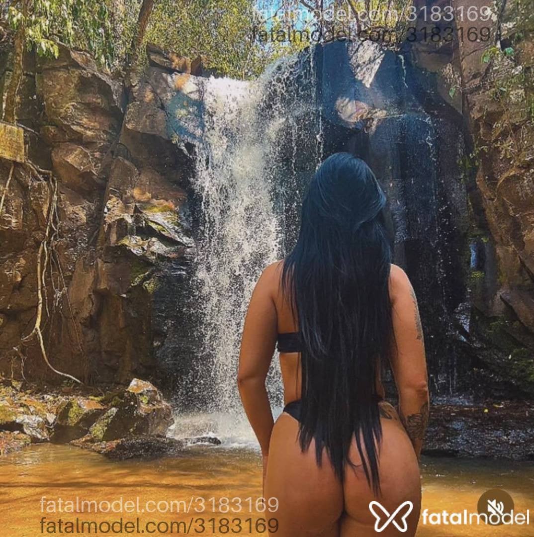 Acompanhante mulher morena (o) de olhos verdes - Lorena