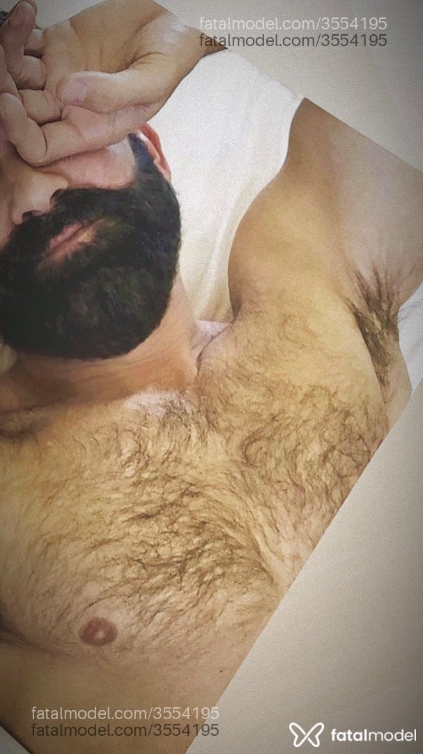 Acompanhante homem com cabelo castanho de olhos castanhos - Henry