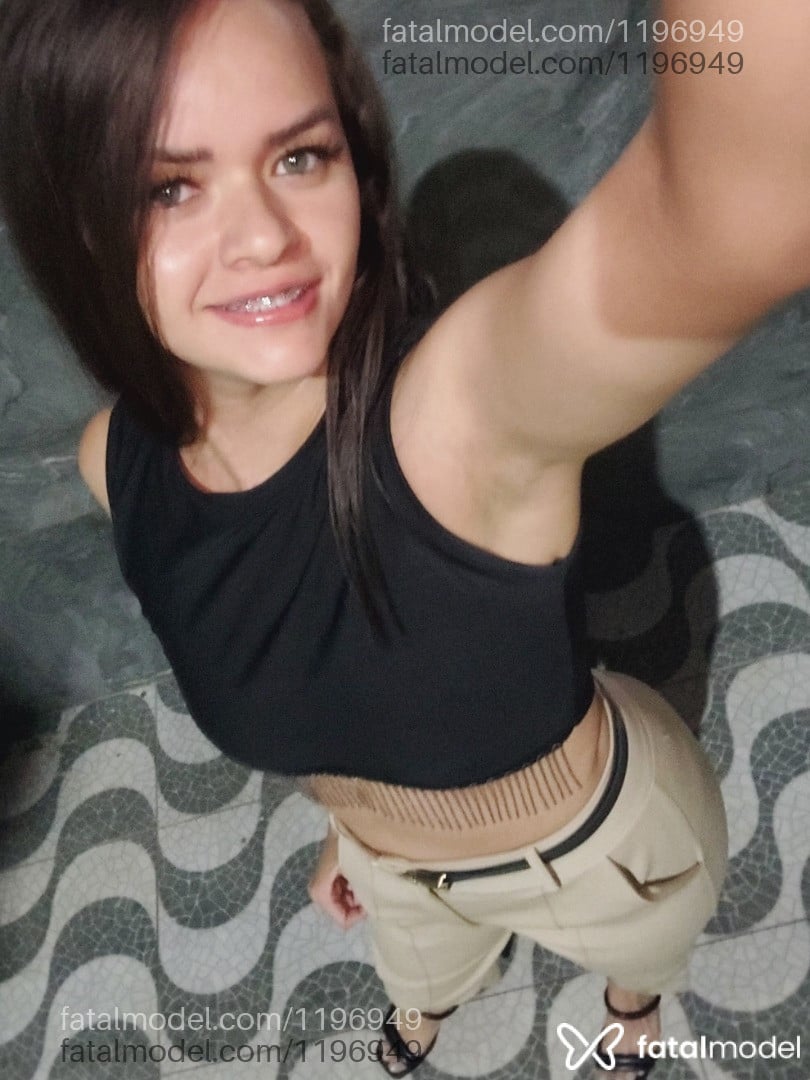 Acompanhante mulher loira (o) de olhos azuis - YSA MODELLO