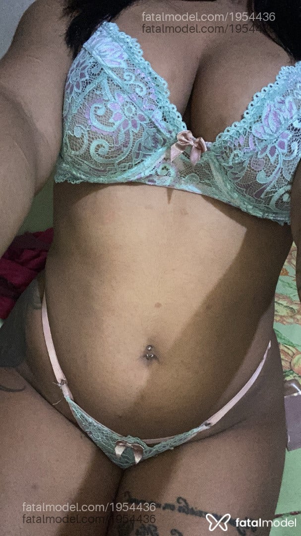 Acompanhante mulher morena (o) de olhos castanhos - Bruna