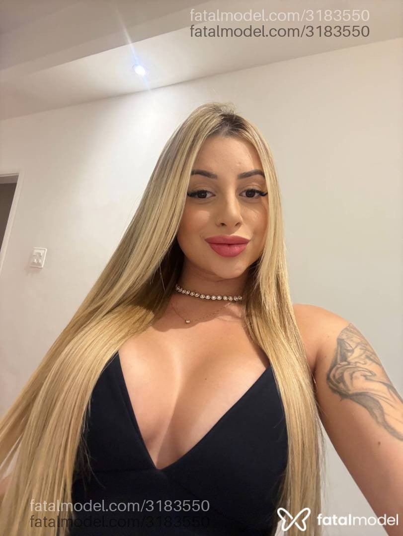 Acompanhante mulher loira (o) de olhos castanhos - Luiza Vegas
