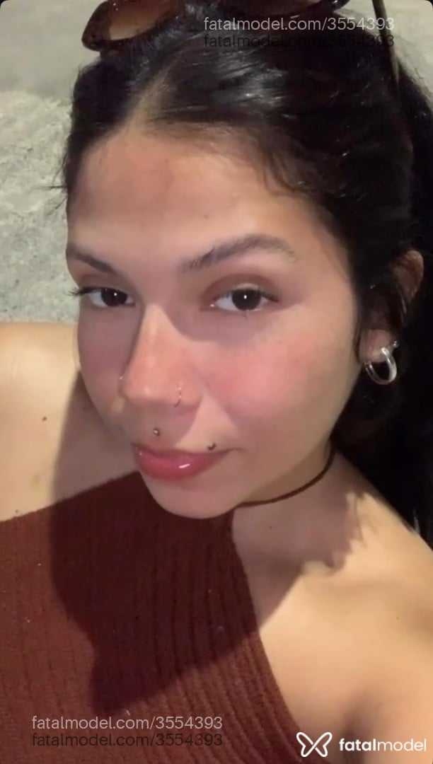 Acompanhante mulher morena (o) de olhos mel - Carol