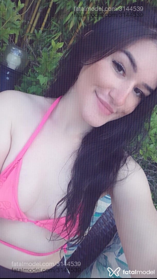 Acompanhante mulher com cabelo castanho de olhos castanhos - Manuela Bonafe