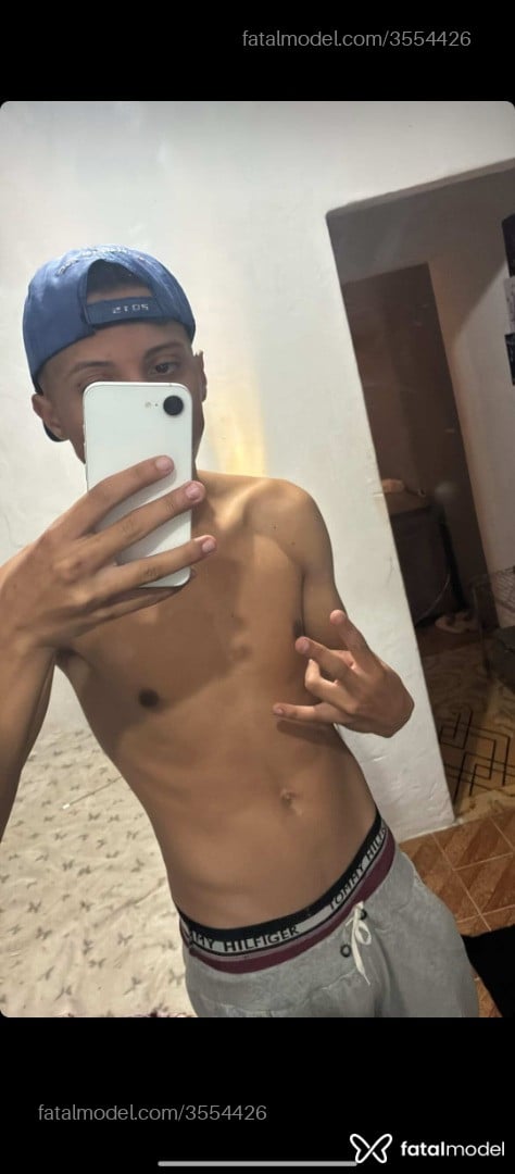 Acompanhante homem morena (o) de olhos pretos - Victor