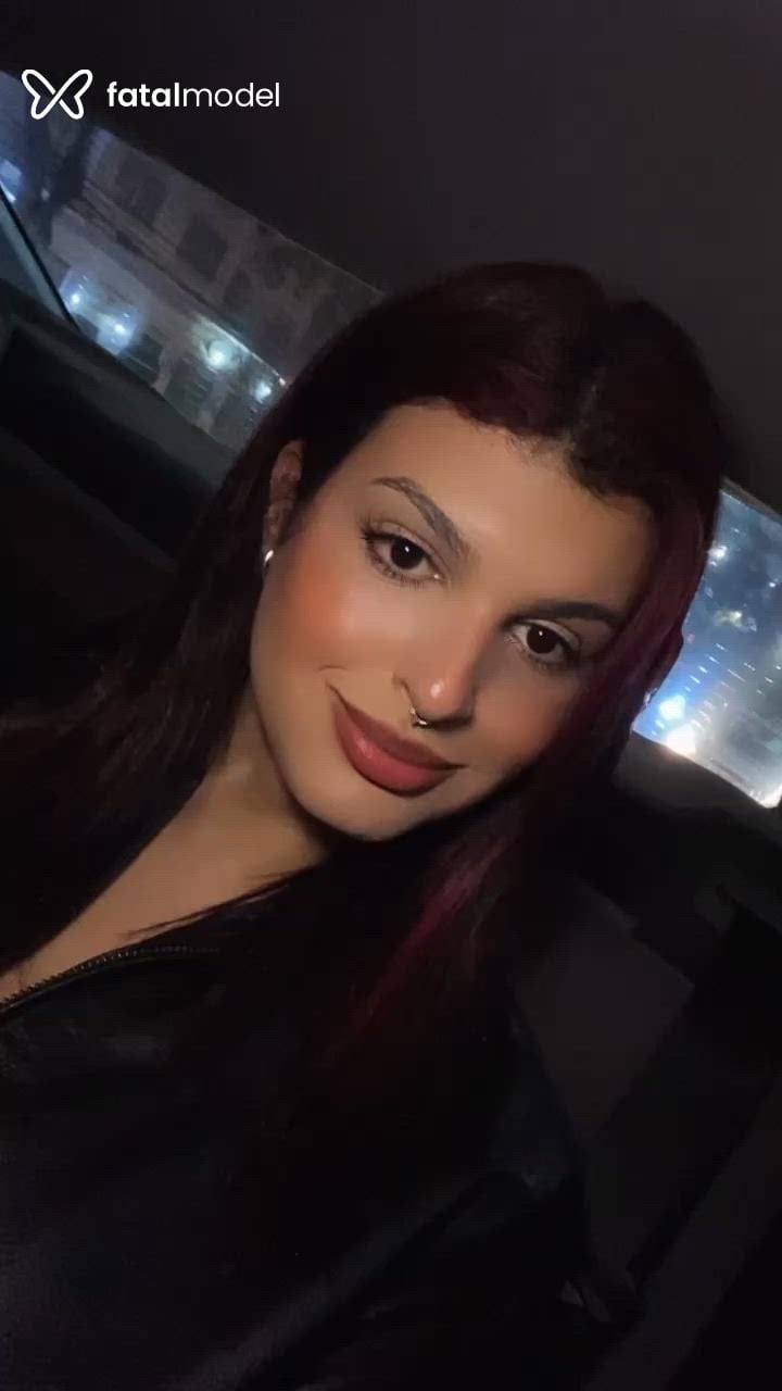 Acompanhante mulher trans ruiva (o) de olhos castanhos - Isa Vellaris Acompanhante mulher trans ruiva (o) de olhos castanhos - Isa Vellaris