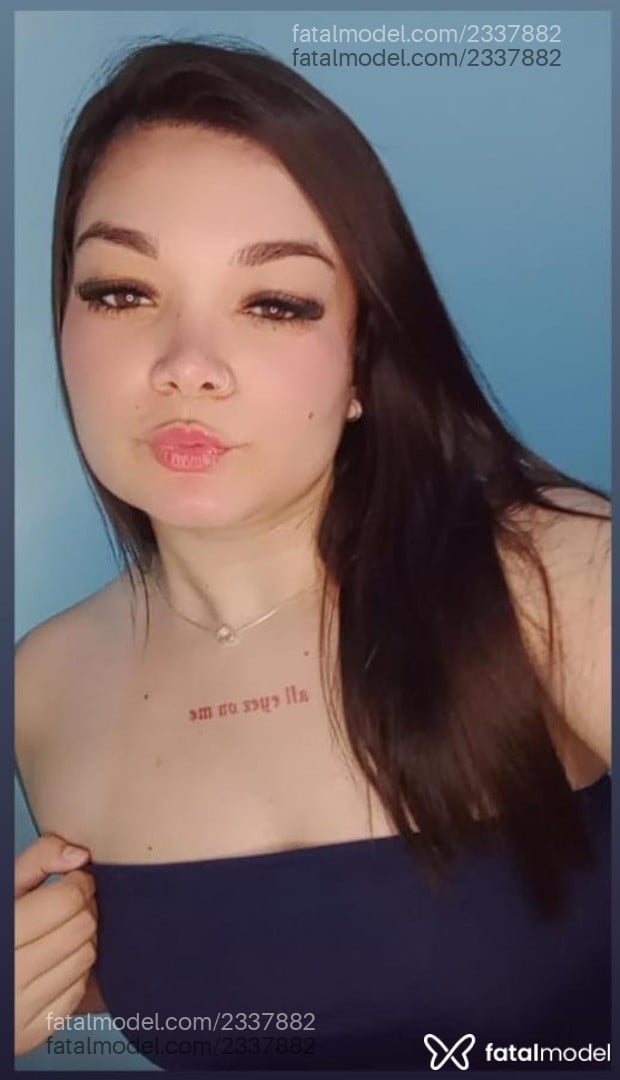 Acompanhante mulher morena (o) de olhos verdes - Thethé Lopes