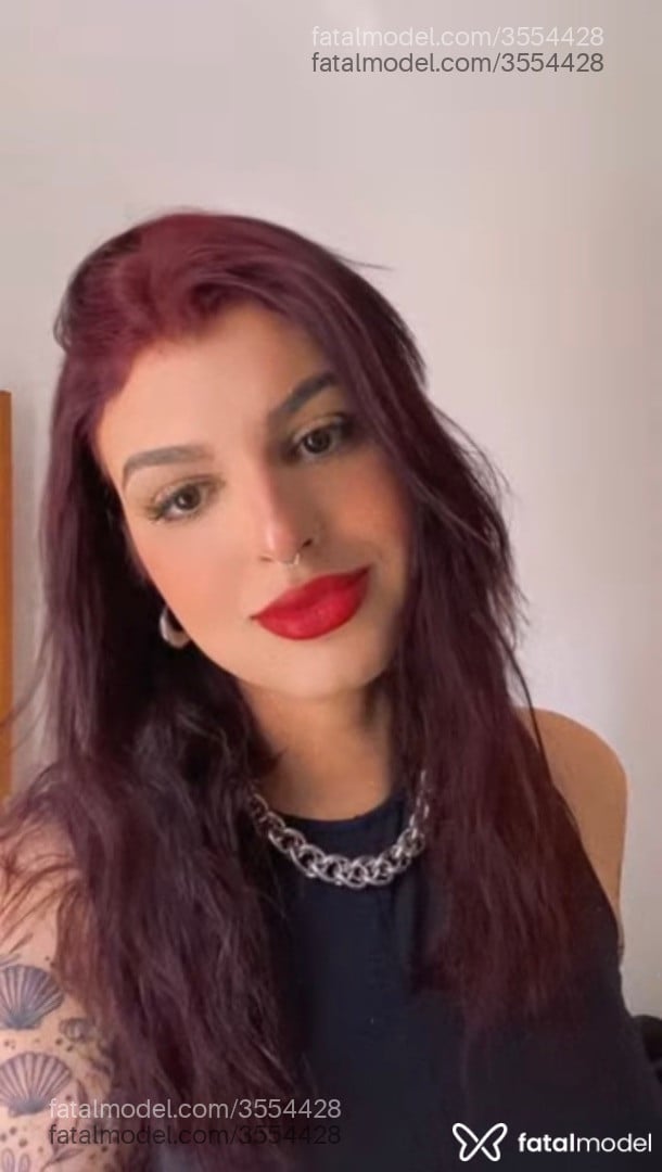 Acompanhante mulher trans ruiva (o) de olhos castanhos - Isa Vellaris Acompanhante mulher trans ruiva (o) de olhos castanhos - Isa Vellaris
