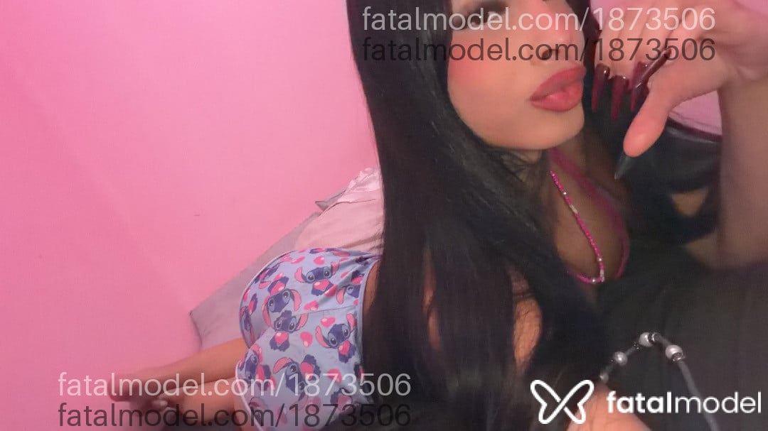 Acompanhante mulher trans morena (o) de olhos castanhos - Julia