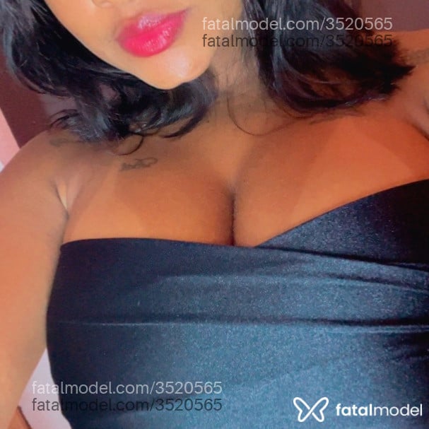 Acompanhante mulher morena (o) de olhos castanhos - Melissa Portella