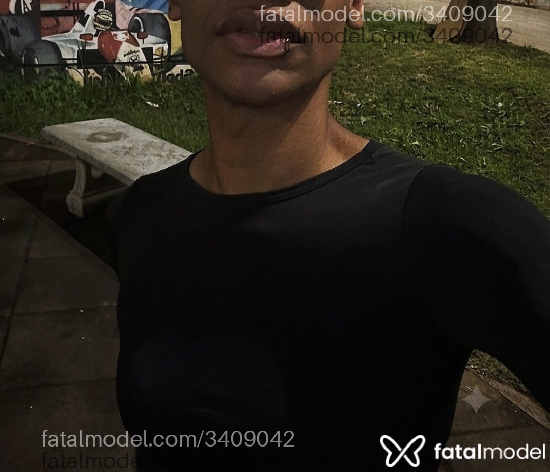 Acompanhante mulher trans ruiva (o) de olhos castanhos - Coutinho
