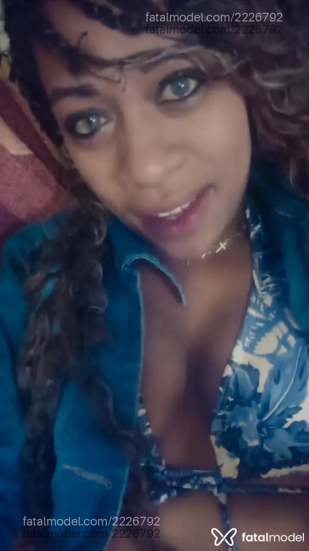 Acompanhante mulher ruiva (o) de olhos verdes - Fernanda