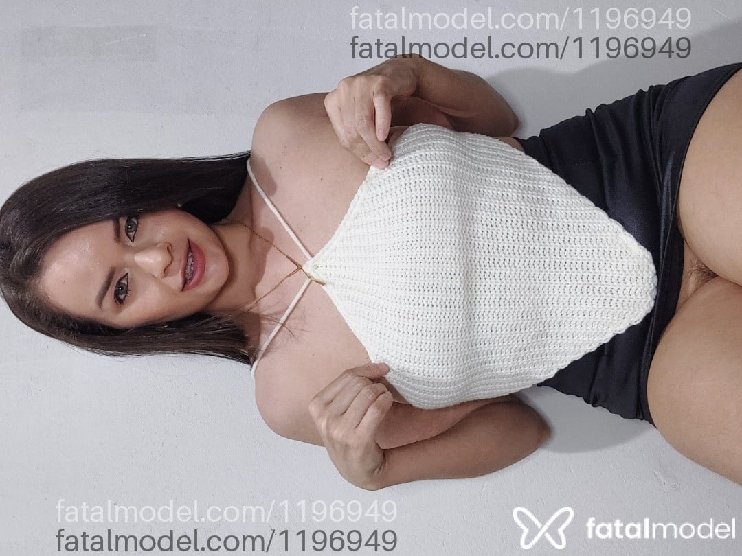 Acompanhante mulher loira (o) de olhos azuis - YSA MODELLO