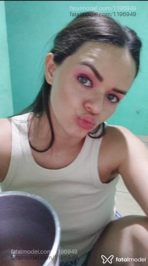 Acompanhante mulher loira (o) de olhos azuis - YSA MODELLO