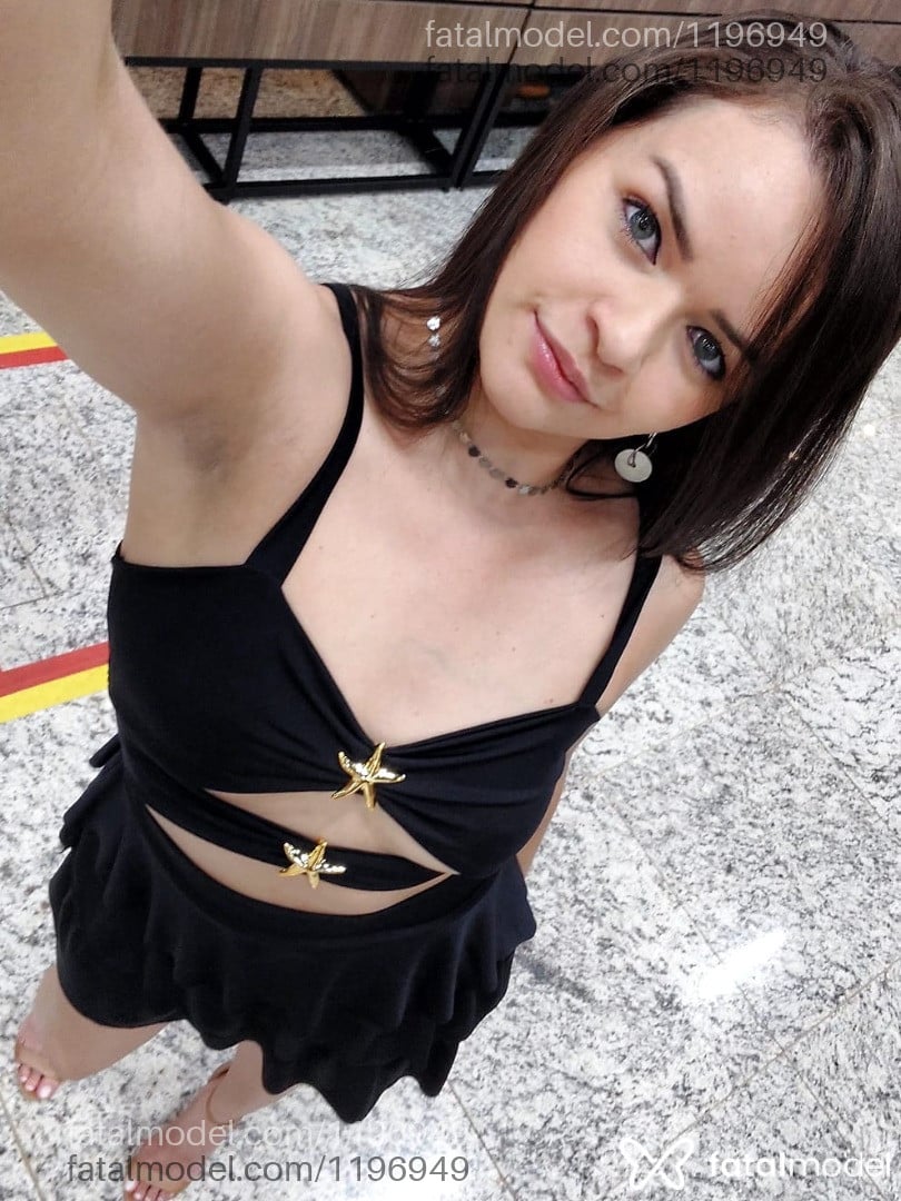 Acompanhante mulher loira (o) de olhos azuis - YSA MODELLO