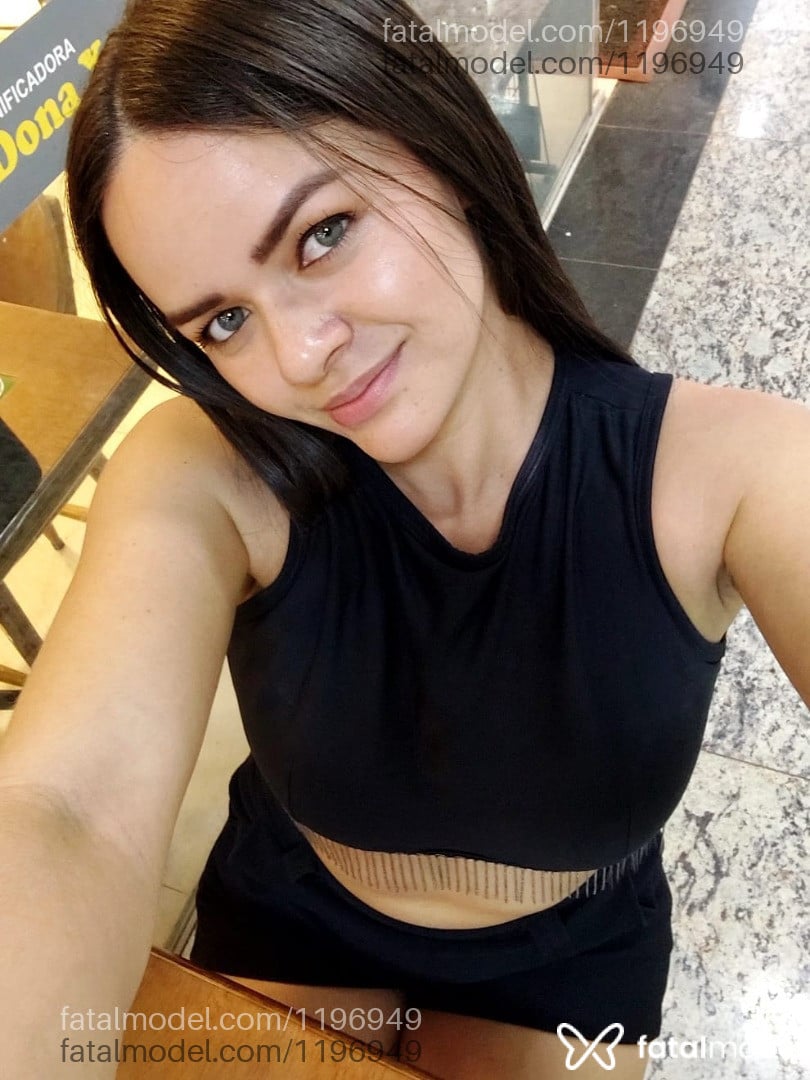 Acompanhante mulher loira (o) de olhos azuis - YSA MODELLO