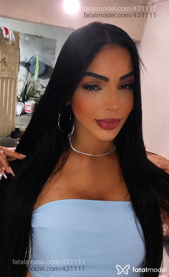 Acompanhante mulher trans morena (o) de olhos castanhos - Letícia Freitas