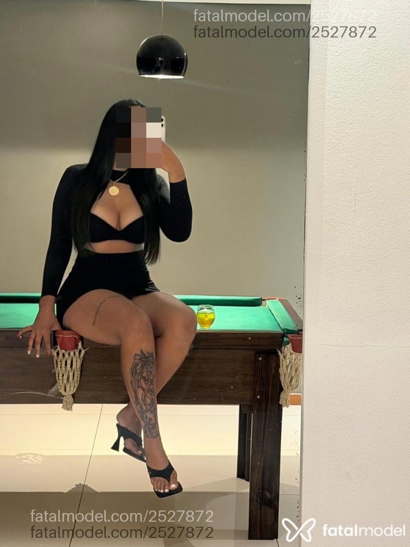 Acompanhante mulher morena (o) de olhos castanhos - Melissa