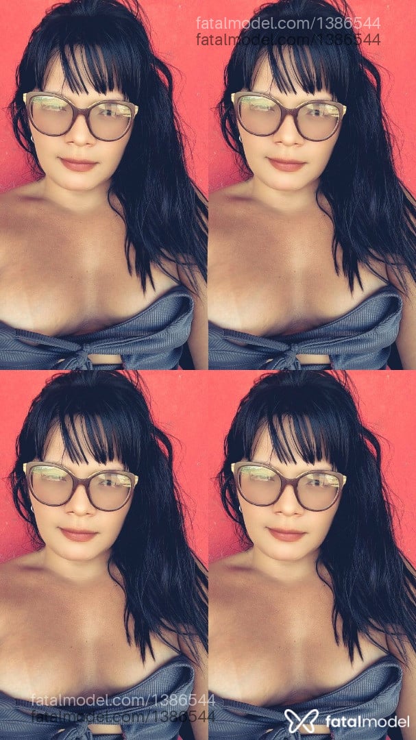 Acompanhante mulher trans morena (o) de olhos pretos - Japonêsa